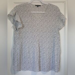 Adrianna Papell Medium Speckled Shirt